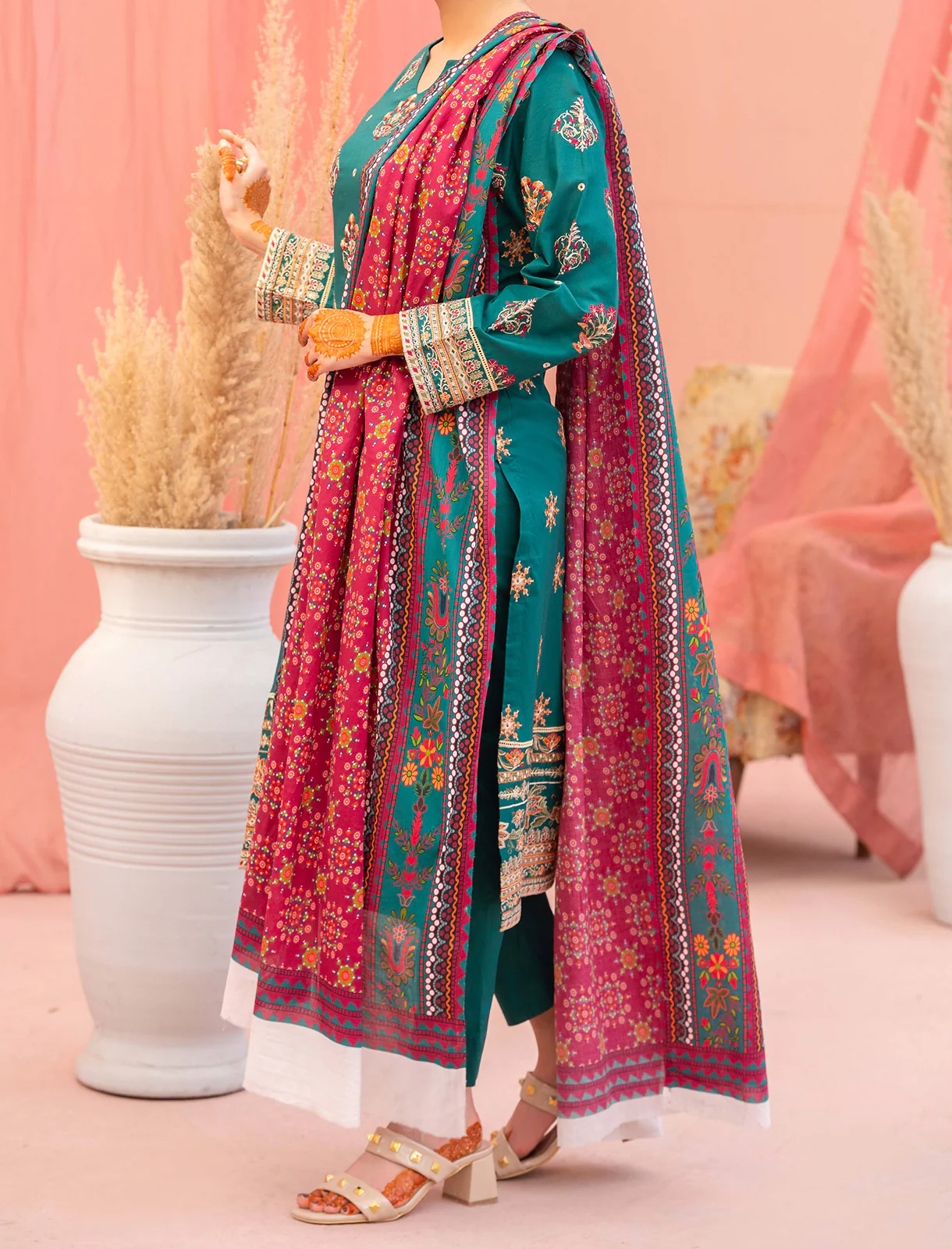 "CARIA" Embellished Lawn Two Piece Suit - Image 2