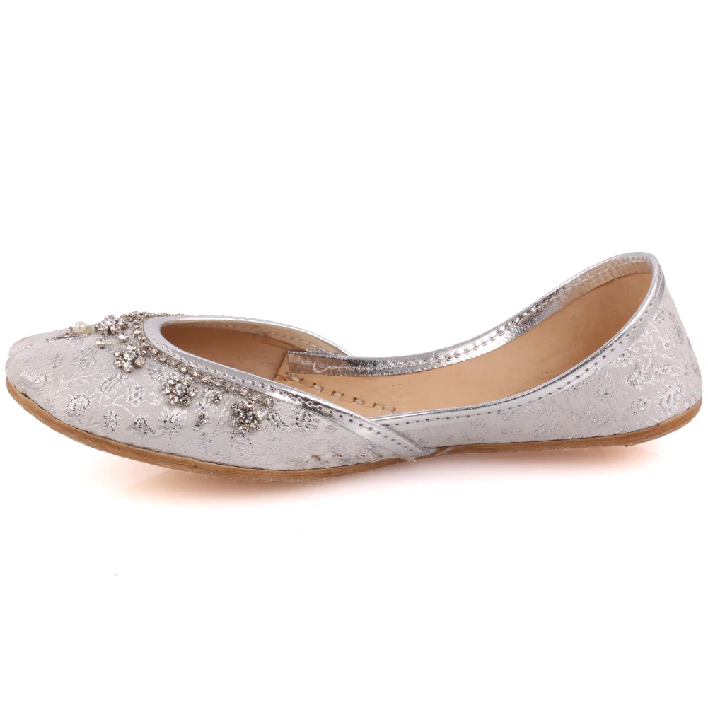 Girls ‘Crown’ Embellished Khussa Slippers - Image 3