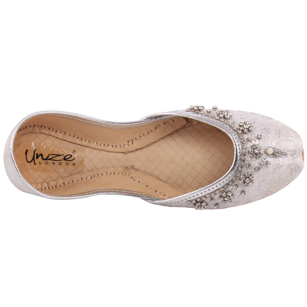 Girls ‘Crown’ Embellished Khussa Slippers - Image 4