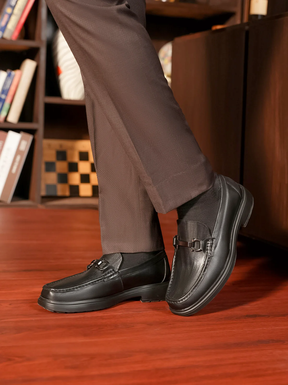 Men "AIGUO" Slip On Leather Loafer Shoes - Image 6