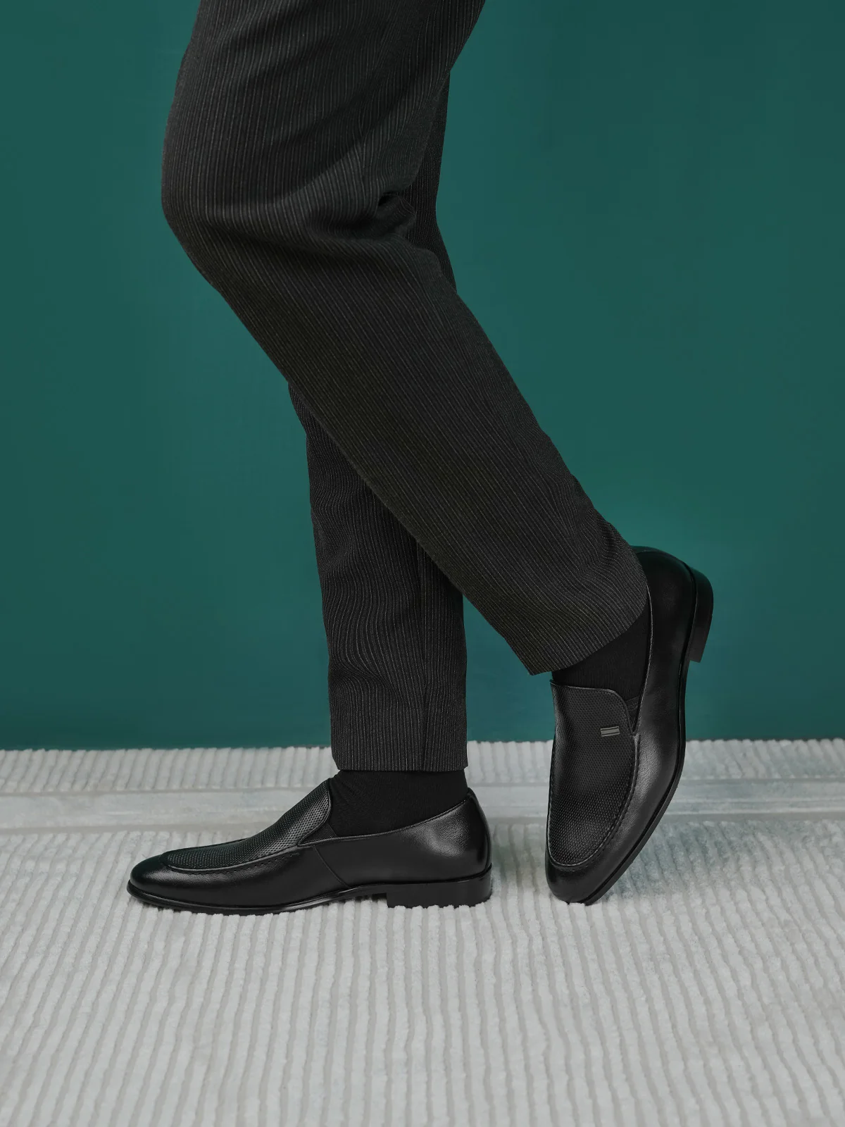 Men "MELORA" Textured Leather Formal Shoes - Image 3