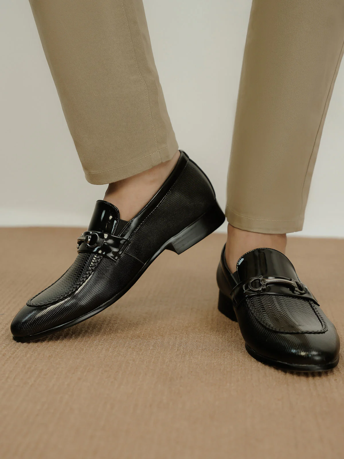 Mens "RIGGS" Textured Leather Formal Dress Shoes - Image 3