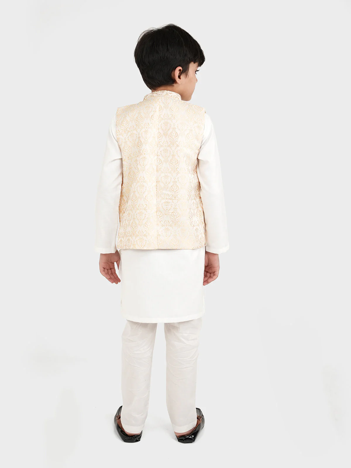 "RIMBA" Traditional Waistcoat - Image 4