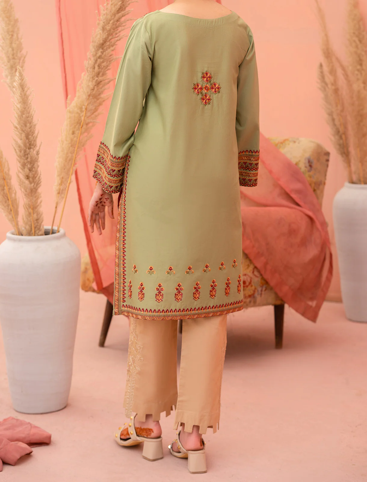 Women "AERGUL" Embroidered Lawn Summer Shirt - Image 5