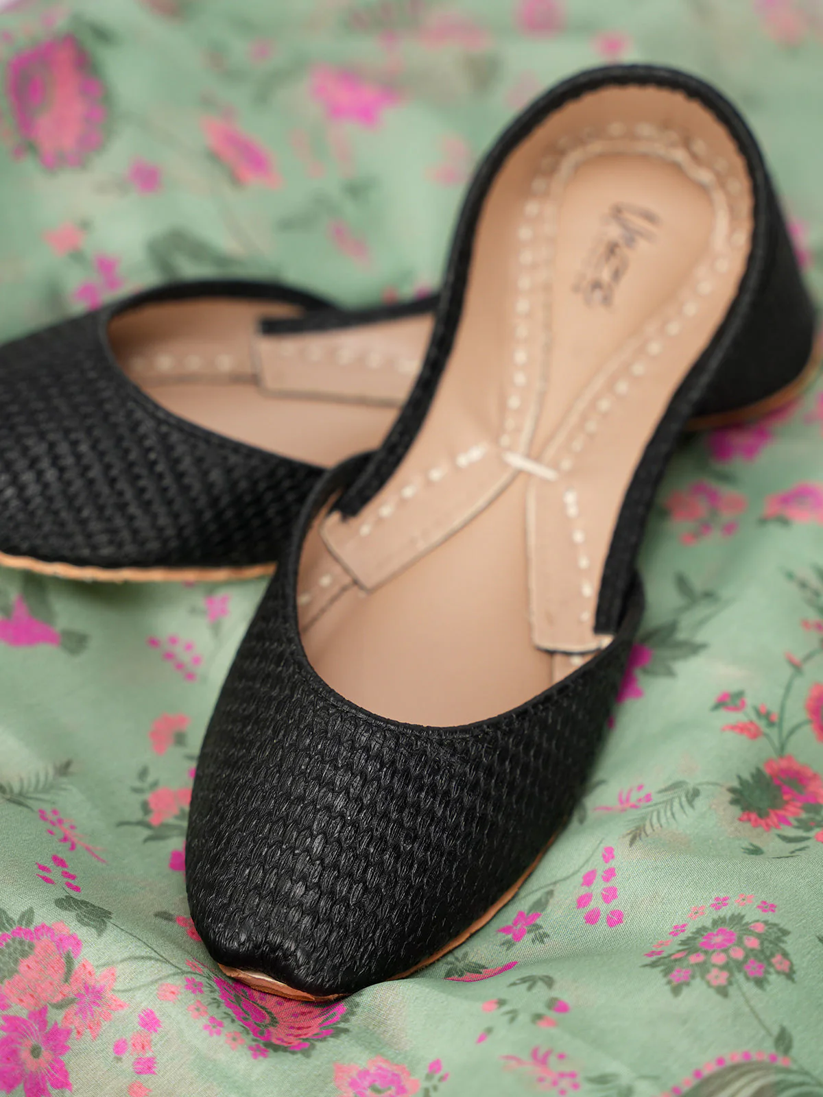 Women "ALTSOBA" Leather Khussa - Image 6
