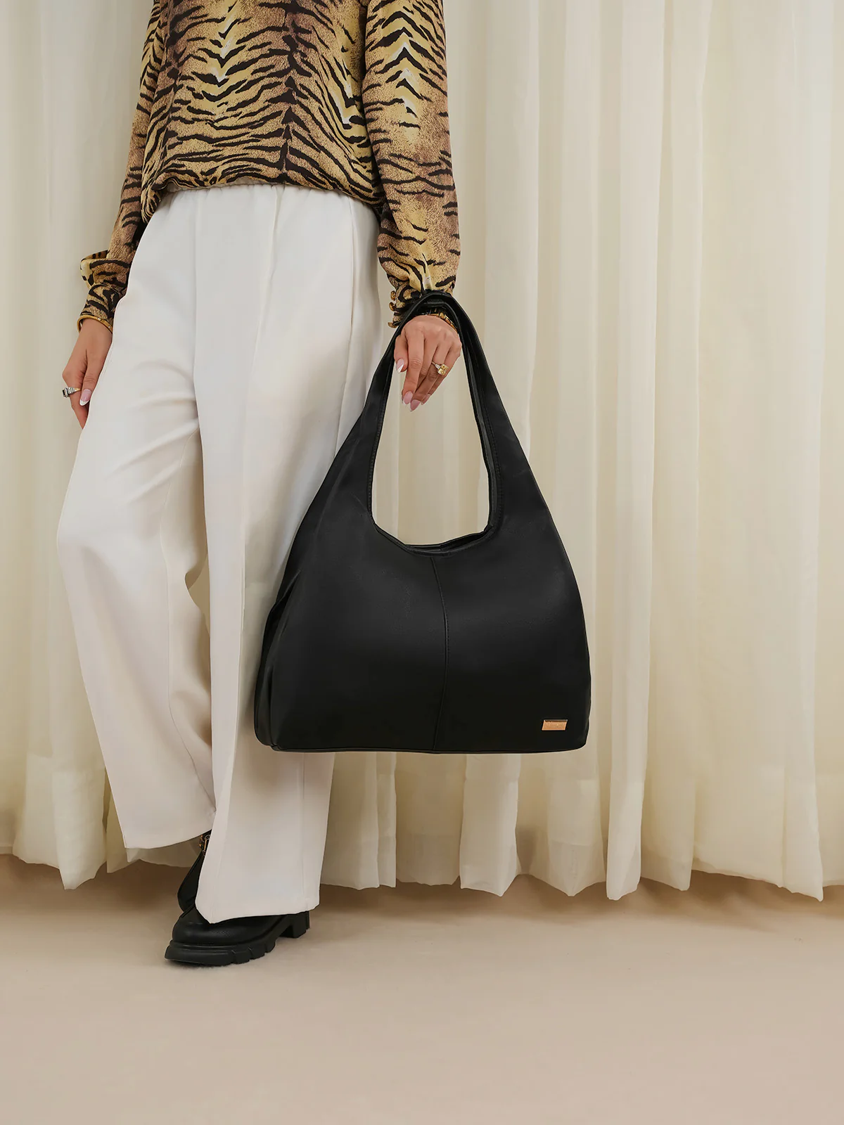 Women "CLARRIE" Classic Handbag - Image 9