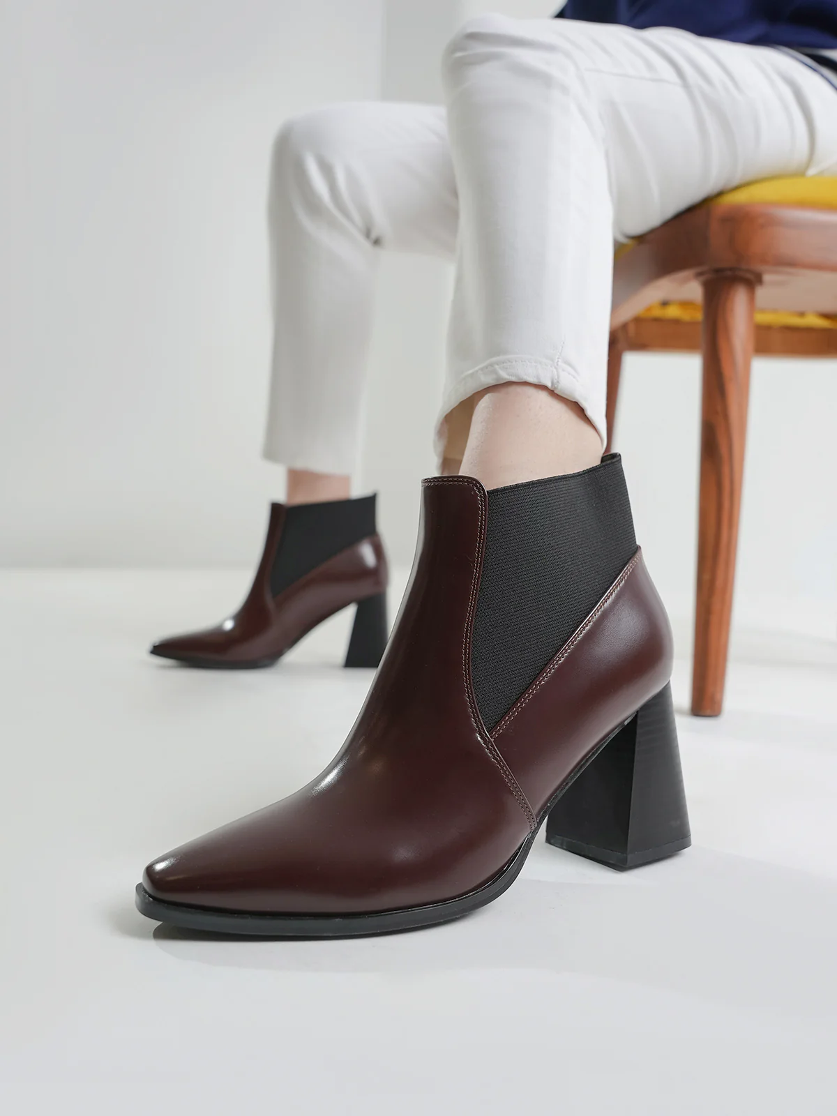 Women "ERCWLFF" Pointed Toe Boots