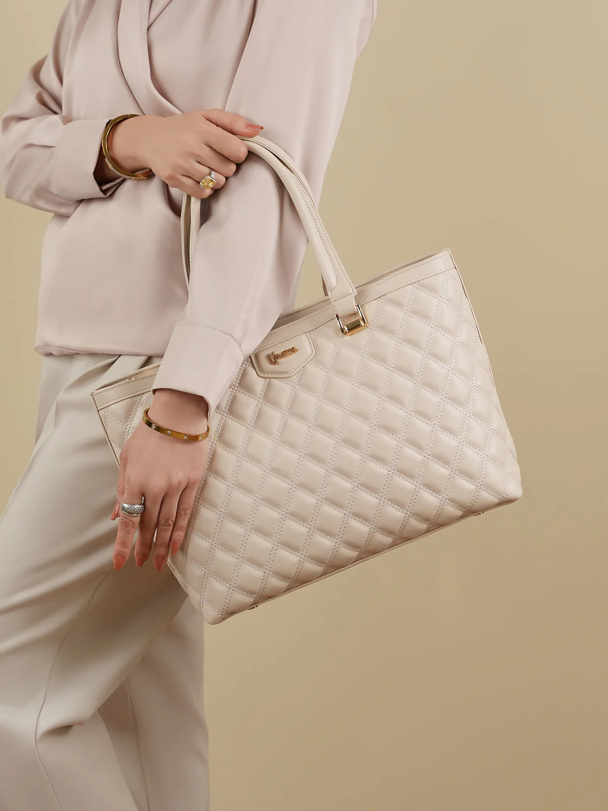 Women "EVERILD" Easy to Carry Tote Bag - Image 6