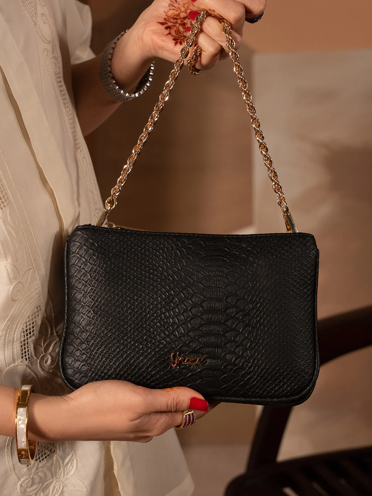 Women "IRINA" Perfect Shoulder Bag