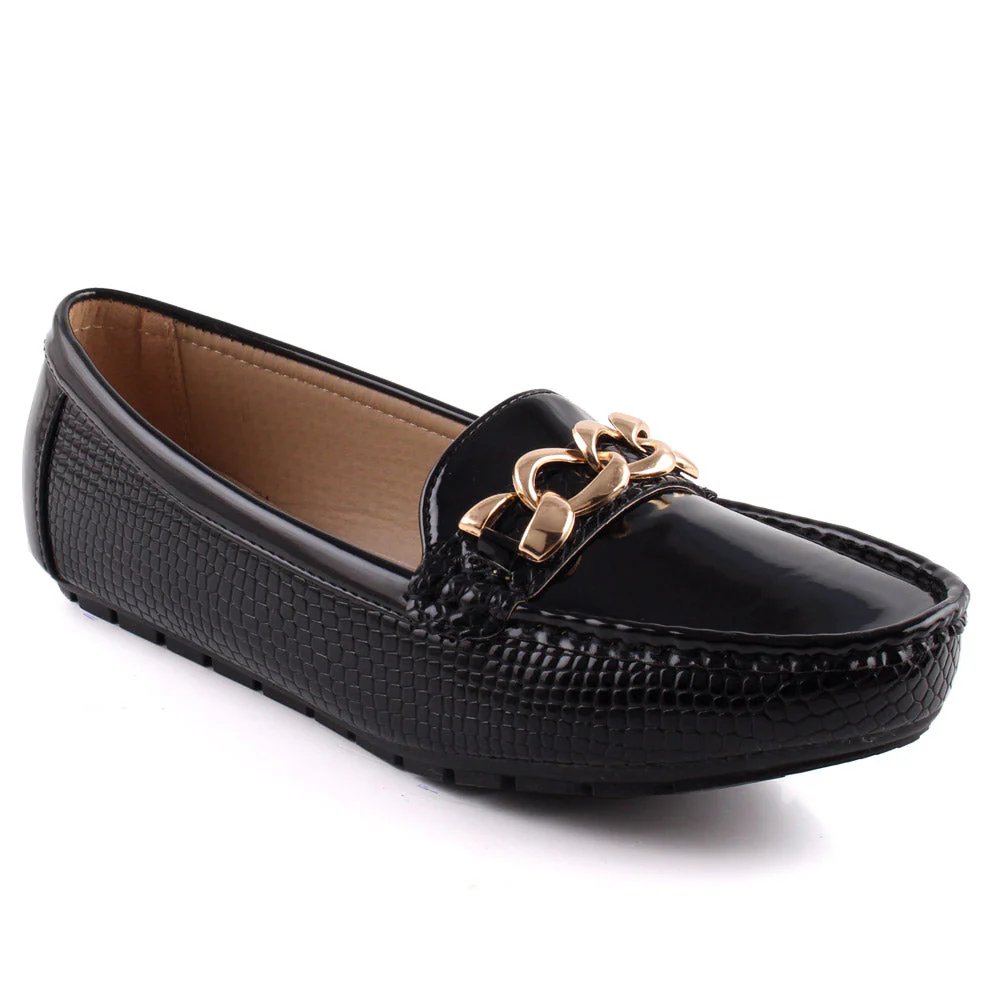Women “JAYNE” Textured Patent Vamp Chain Buckle Stitched Detail Moccasin Shoes