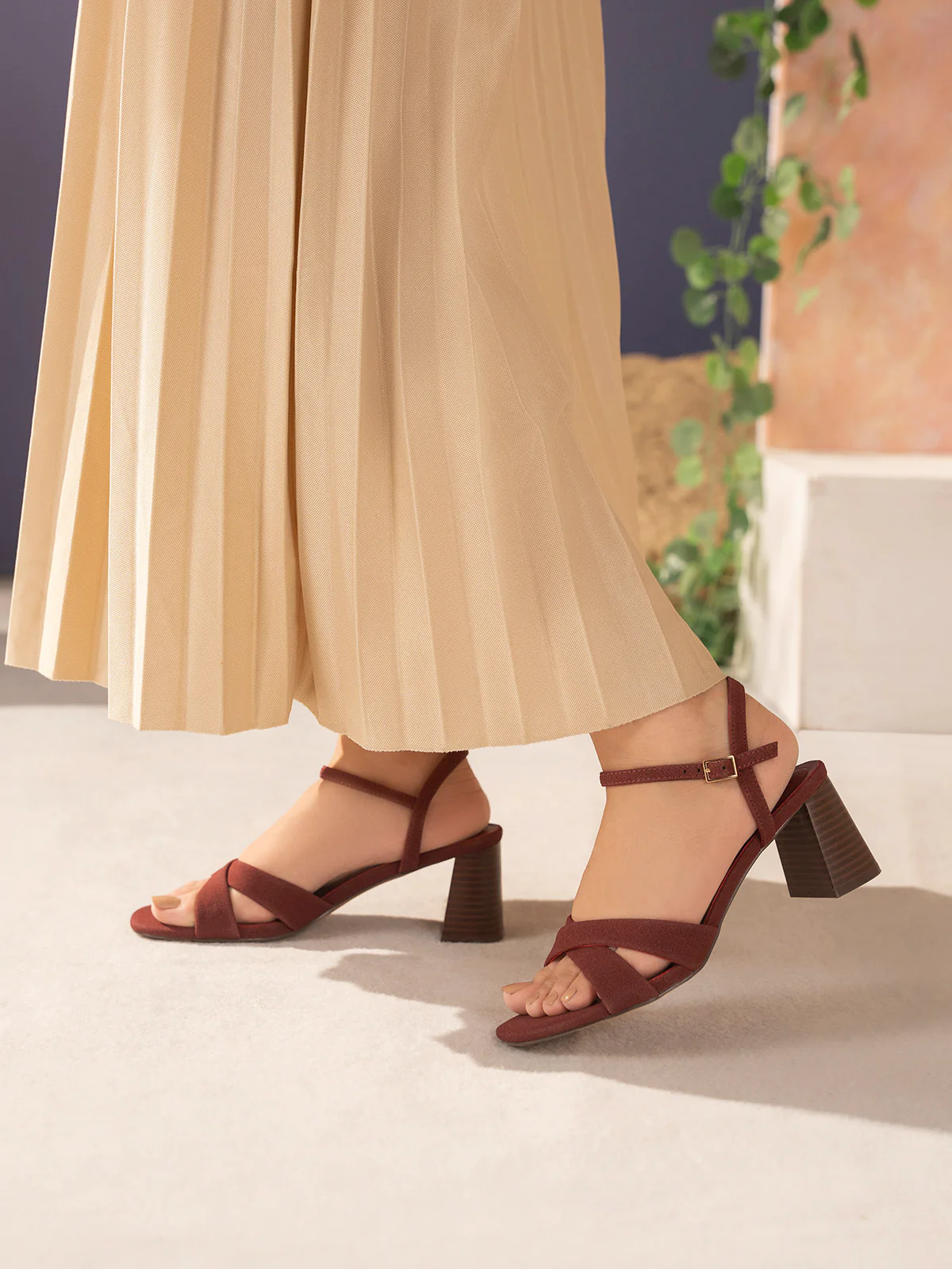Women "JEFFREY" Block Heel Buckle Sandals - Image 10