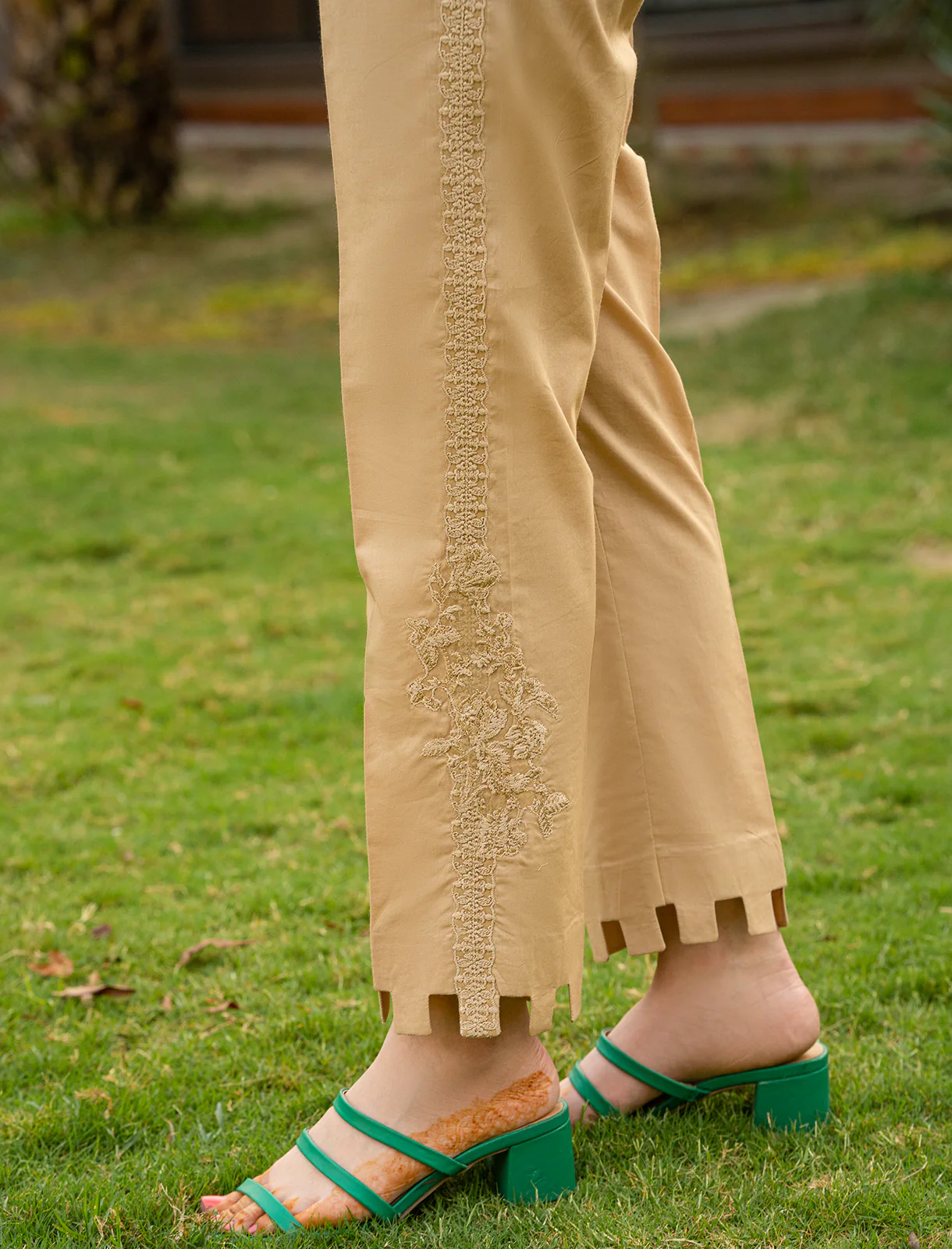 Women "LUNARA" Embroidered Cotton Trouser - Image 4