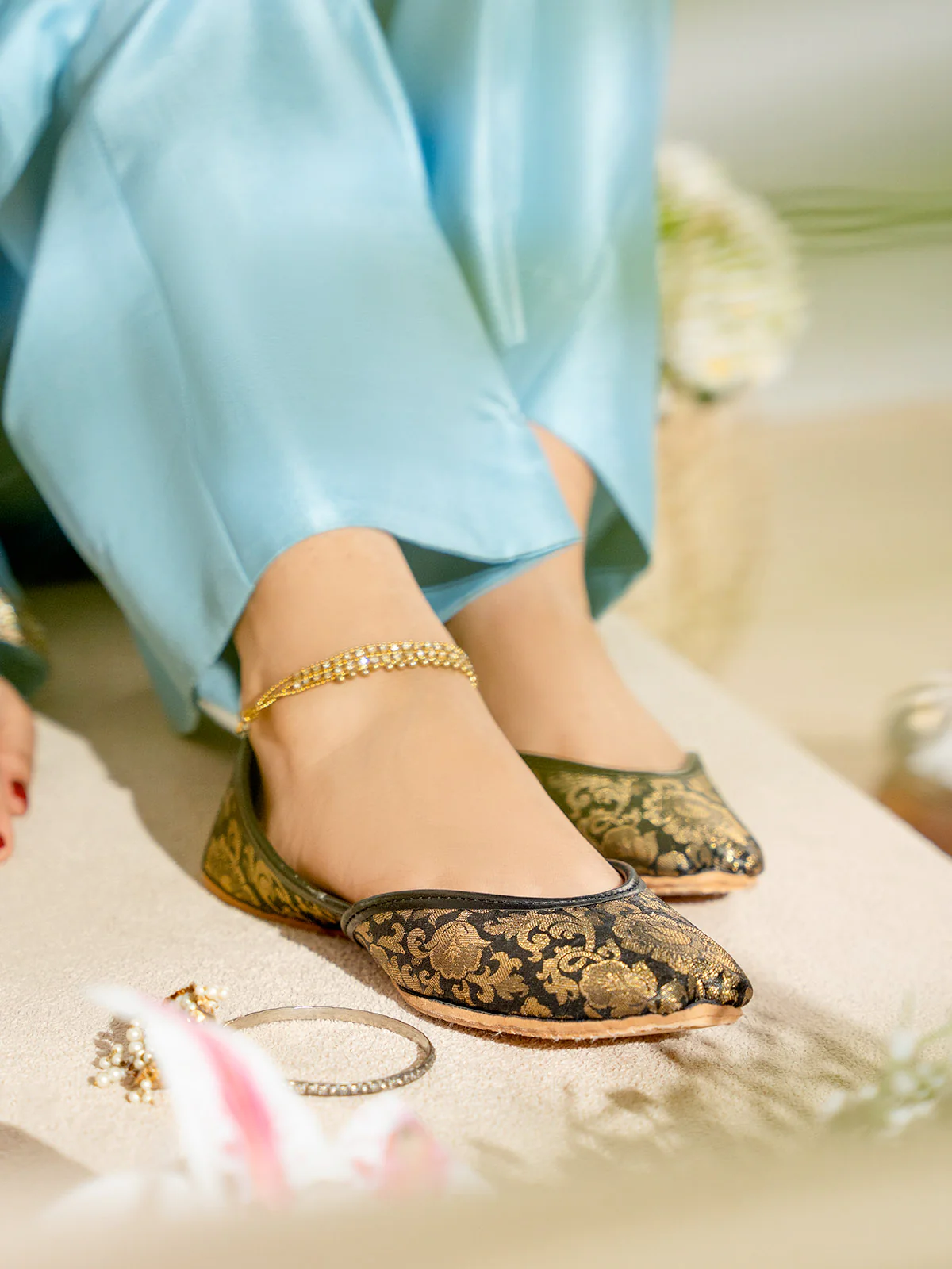 Women "MEERJAH" Soft Flexible Jamawar Khussa - Image 3