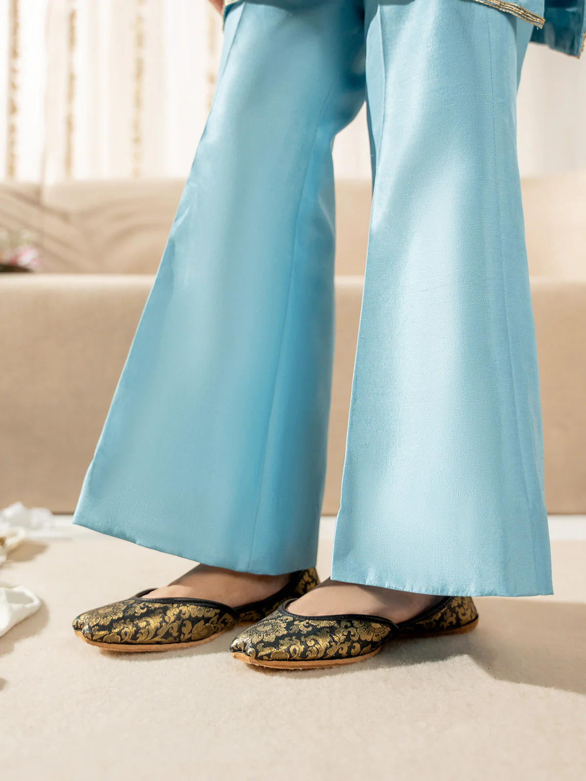 Women "MEERJAH" Soft Flexible Jamawar Khussa - Image 9