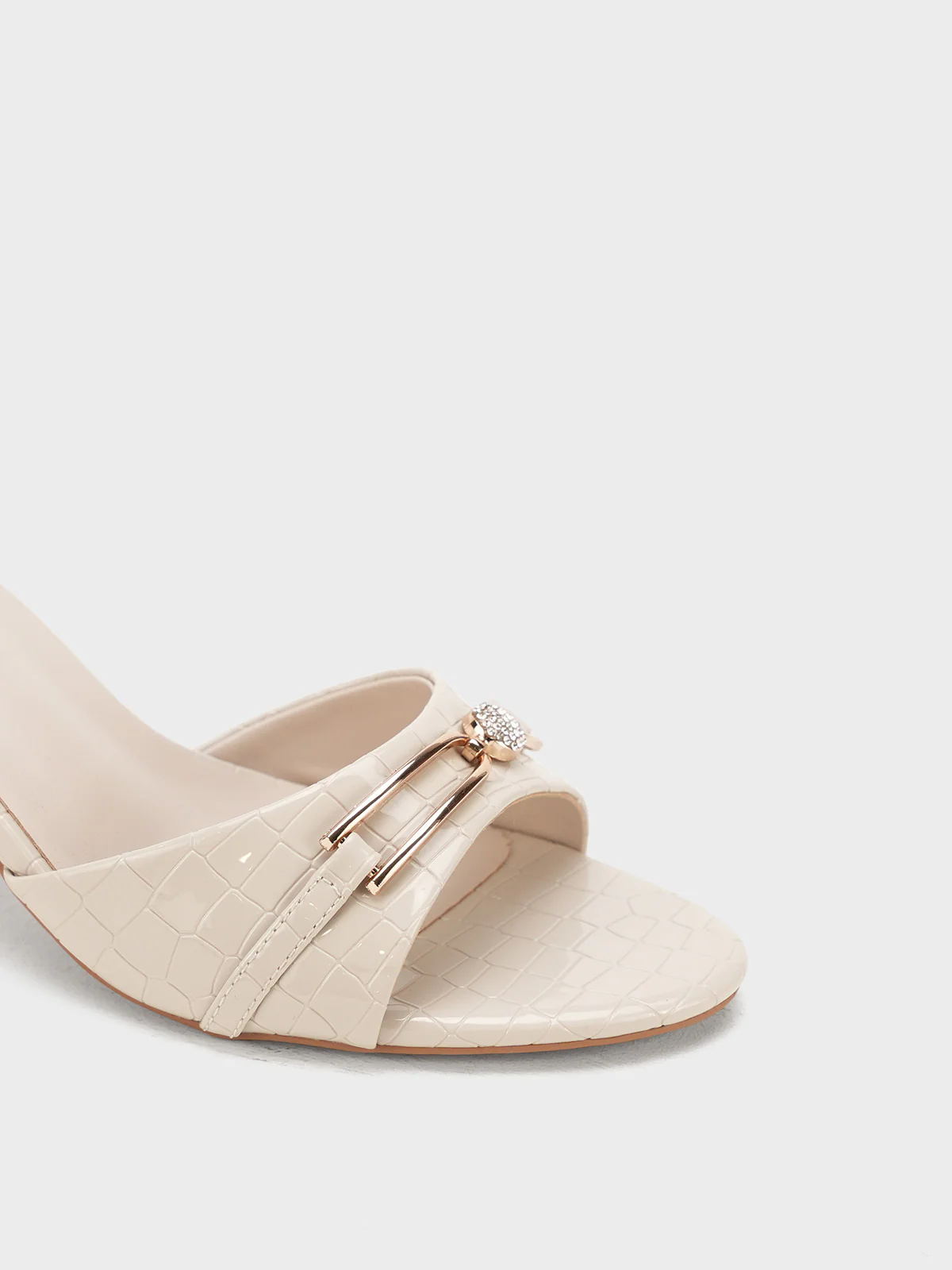 Women "NOACH" Stylish Slip On Sandals - Image 7