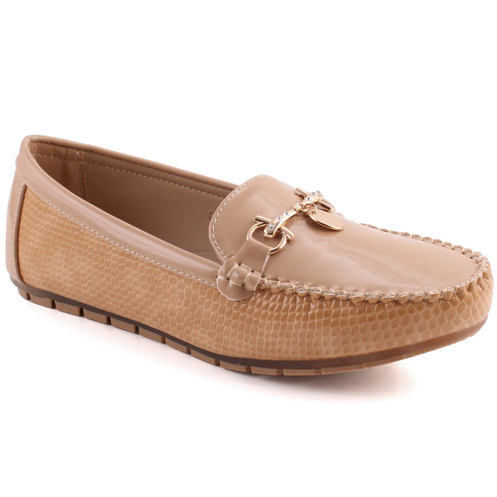 Women “QUIRINA” Coin Buckle Adorned Patent Vamp Textured Slip On Moccasin Shoes