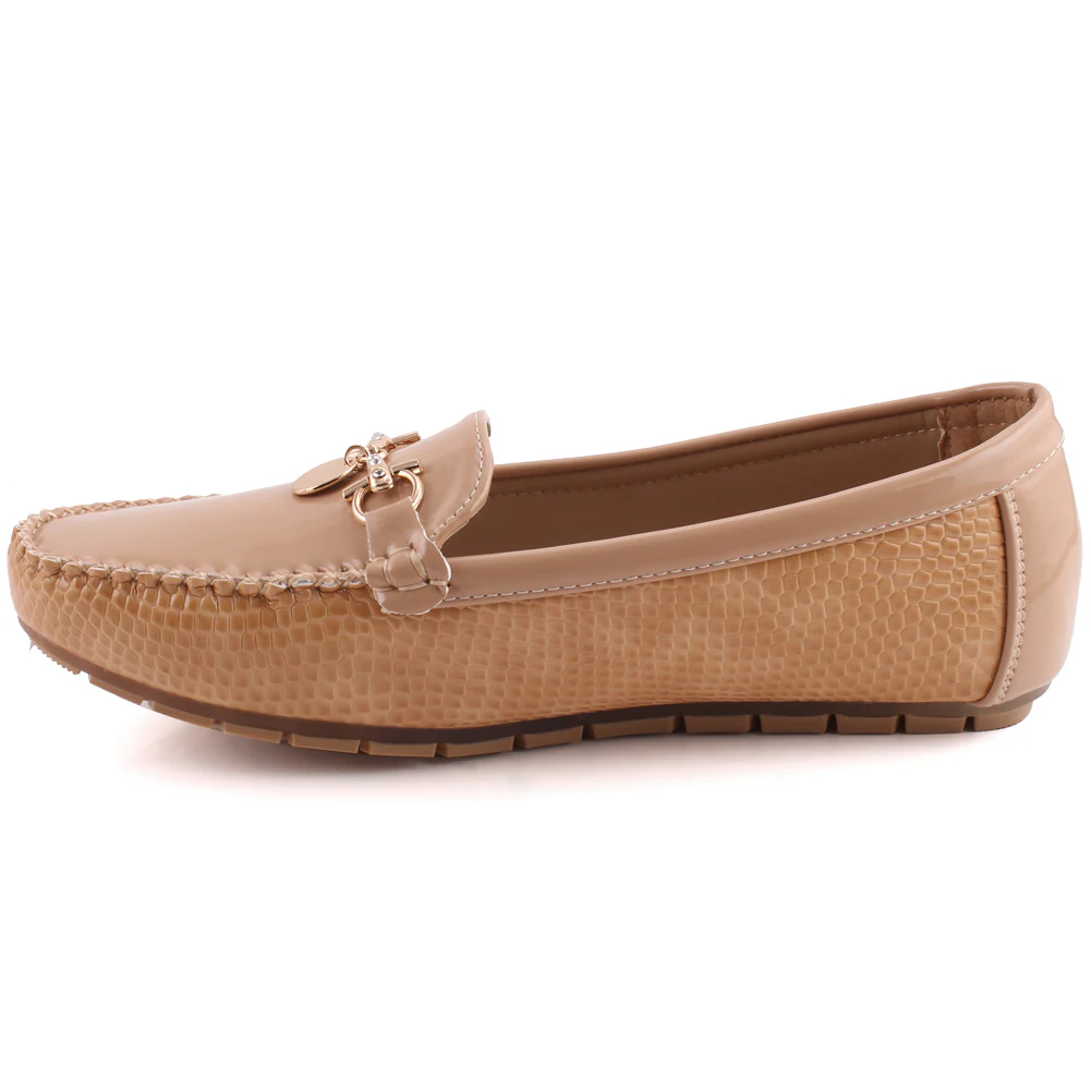 Women “QUIRINA” Coin Buckle Adorned Patent Vamp Textured Slip On Moccasin Shoes - Image 3