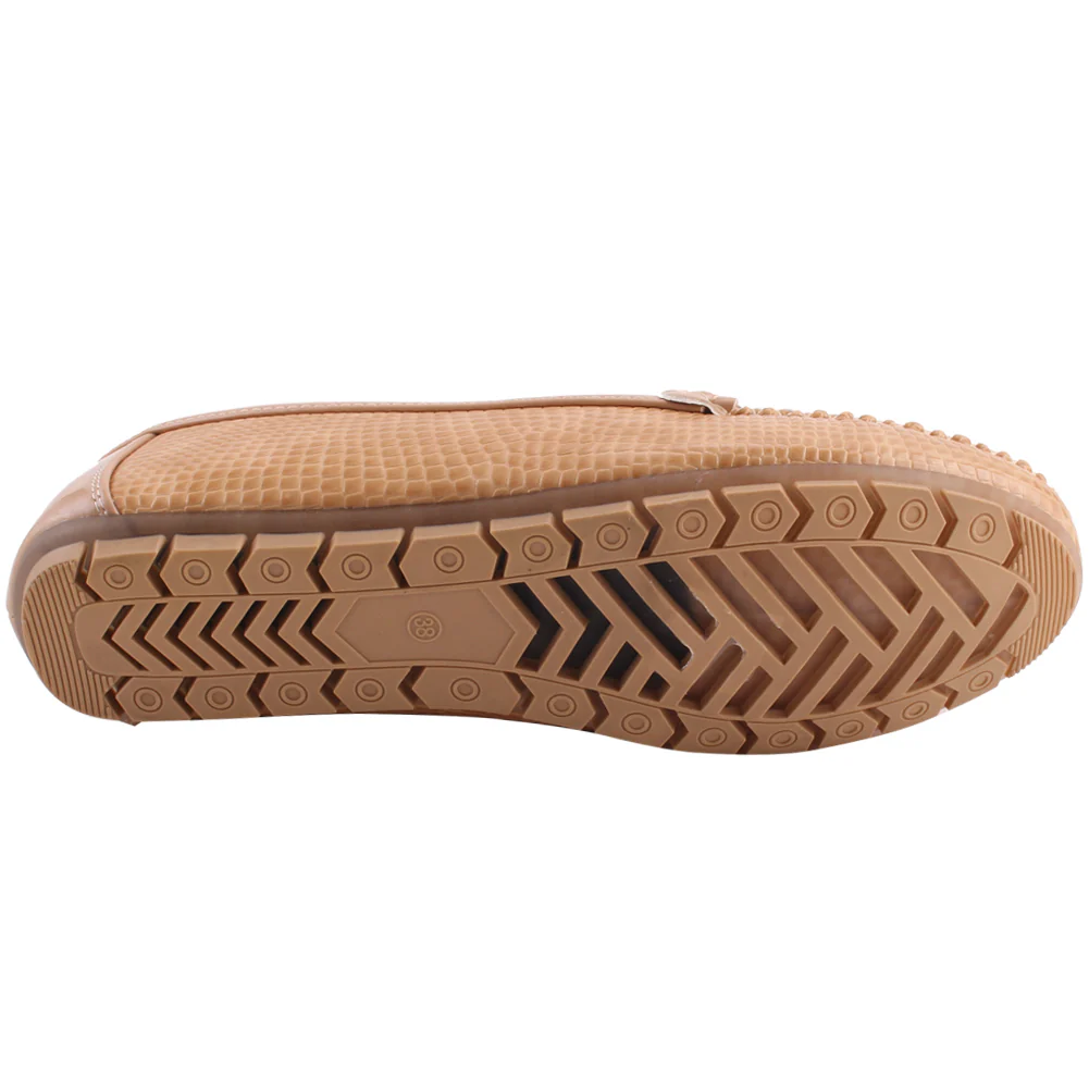 Women “QUIRINA” Coin Buckle Adorned Patent Vamp Textured Slip On Moccasin Shoes - Image 5