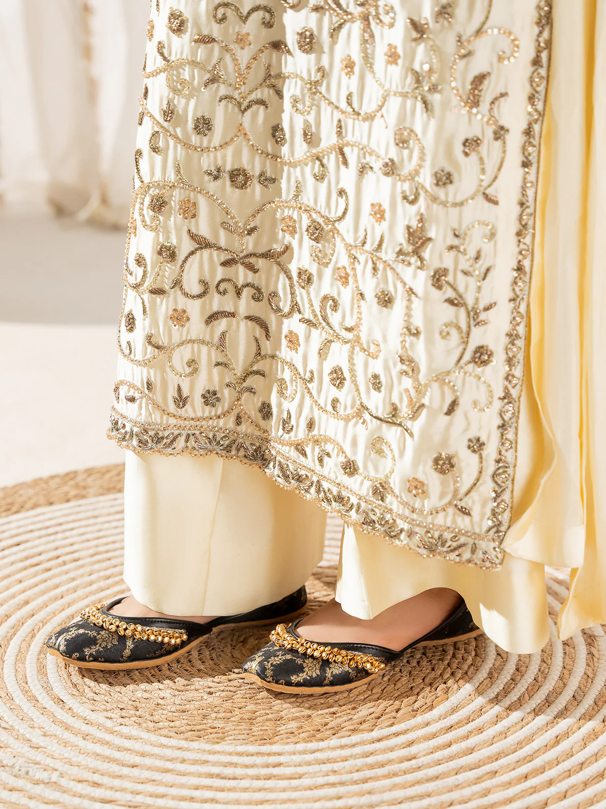 Women "RANDEL" Tilla and Pearl Work Khussa