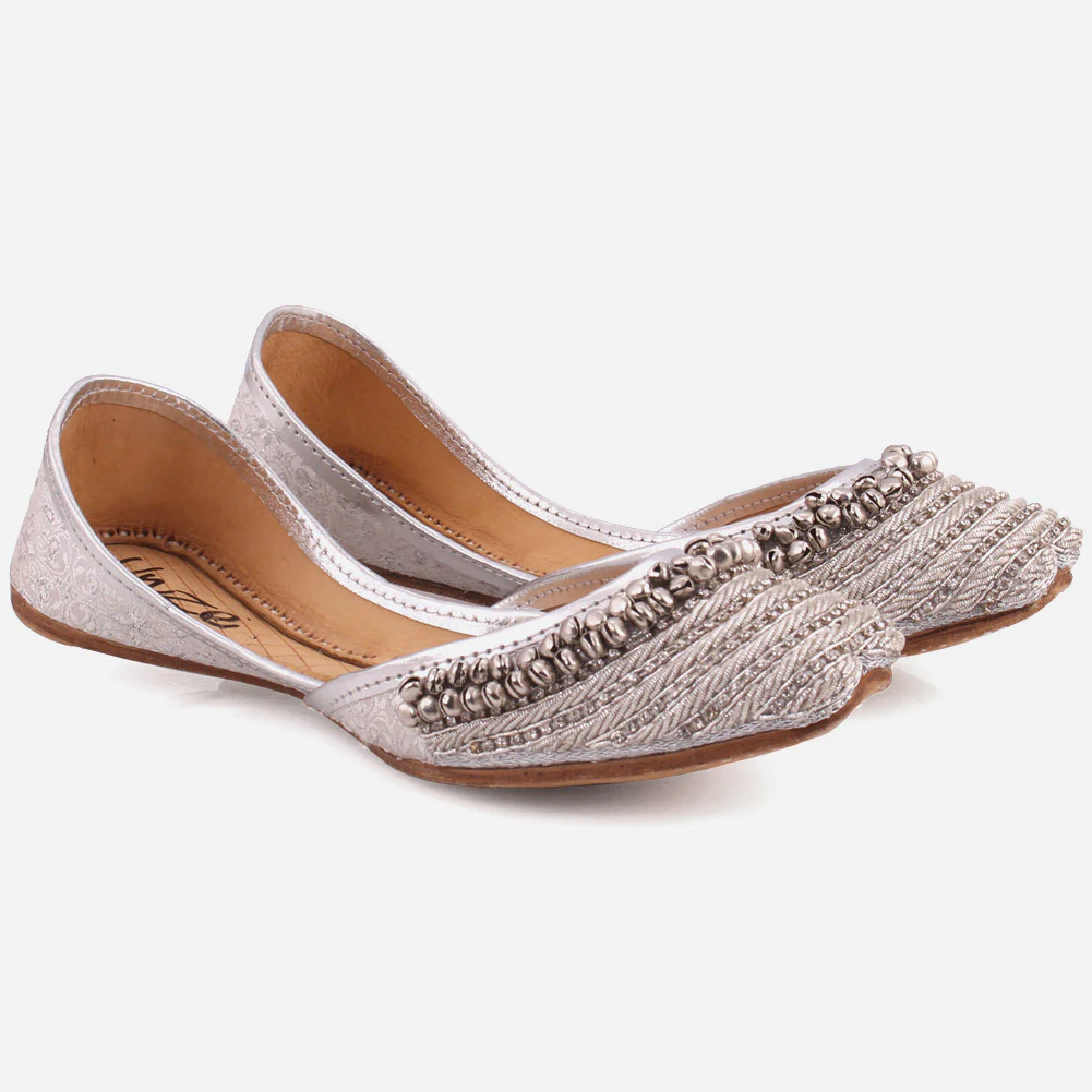 Women VIDEHA Indian Khussa Slippers - Image 2