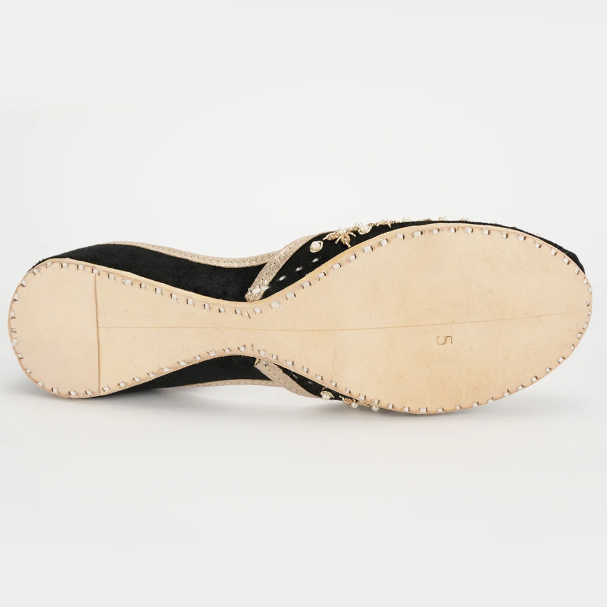 Women's "BAHARI" Decorated Stylish Khussa - Image 5