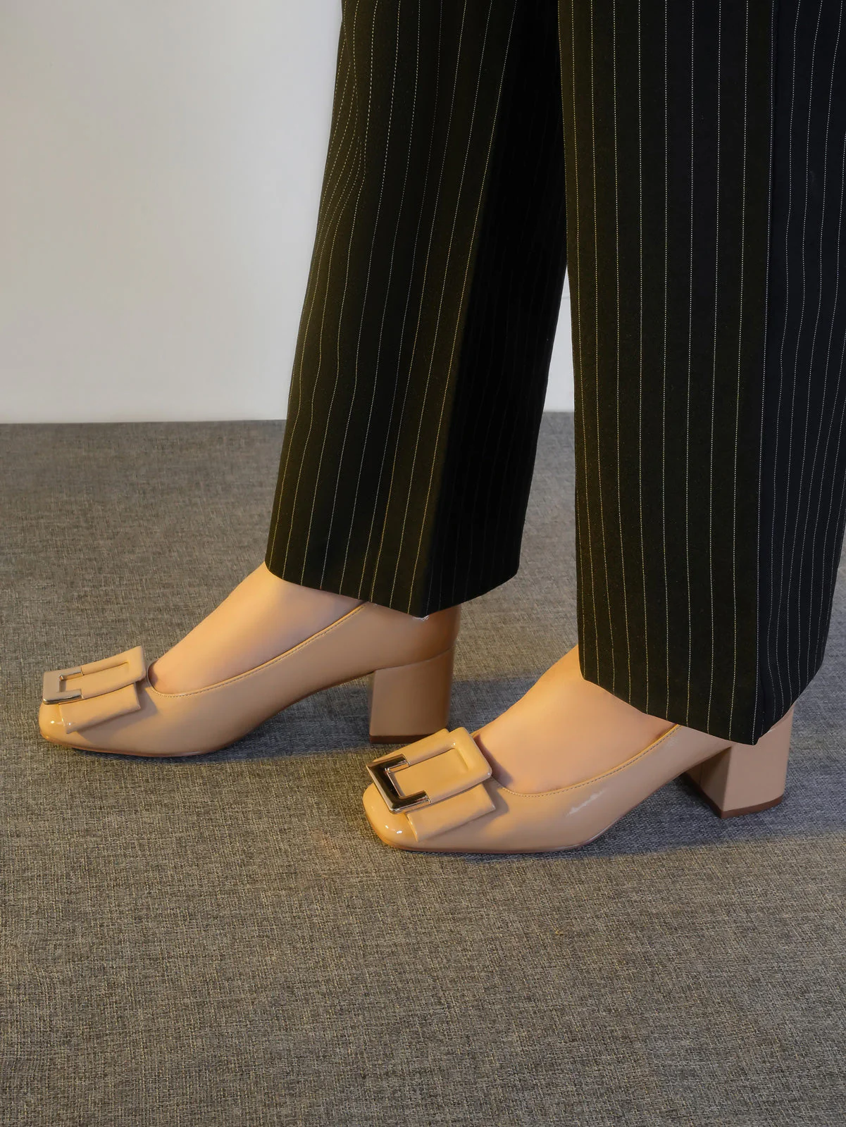 Womens "KAIRO" Chunky Heel Pointy Toe Courts - Image 3