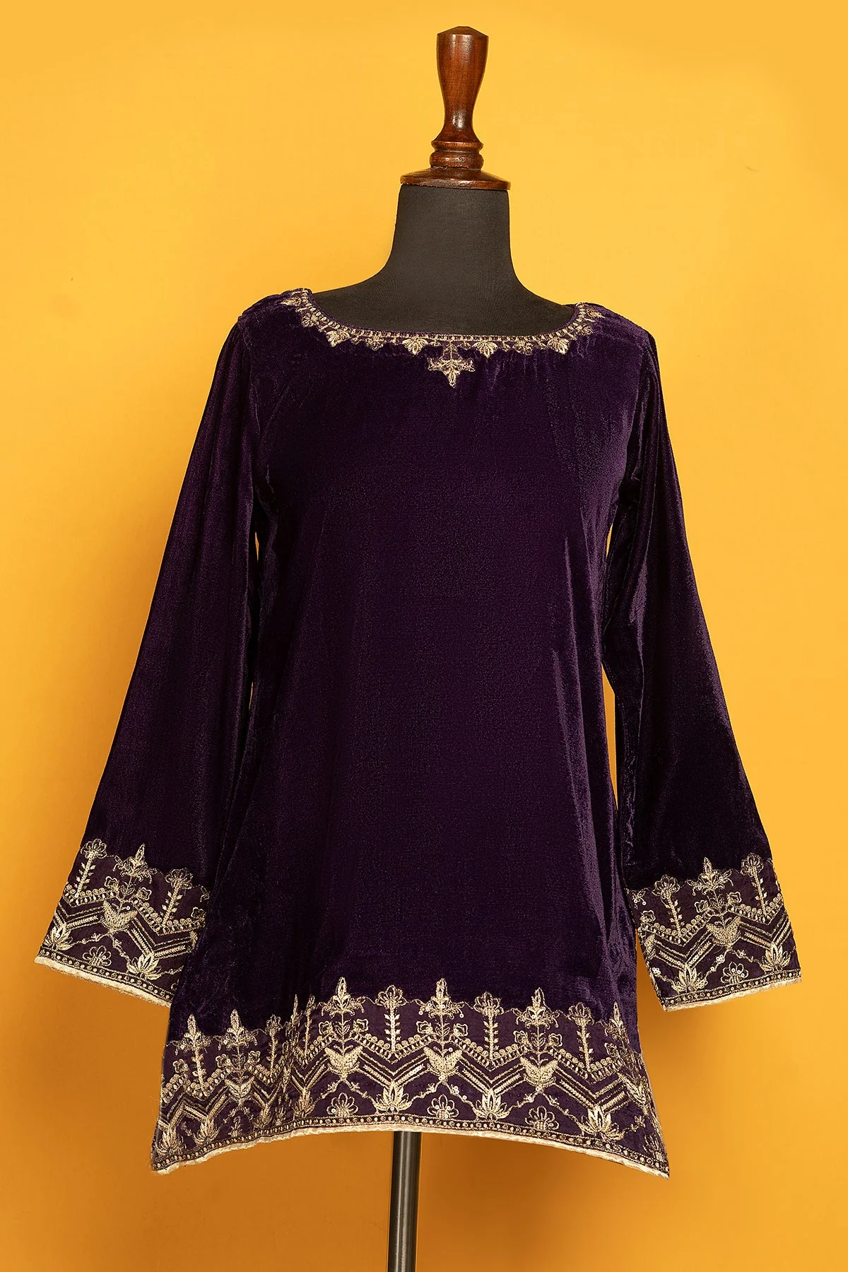 "MICHAELA" Embroidered Velvet Shirt - Image 4