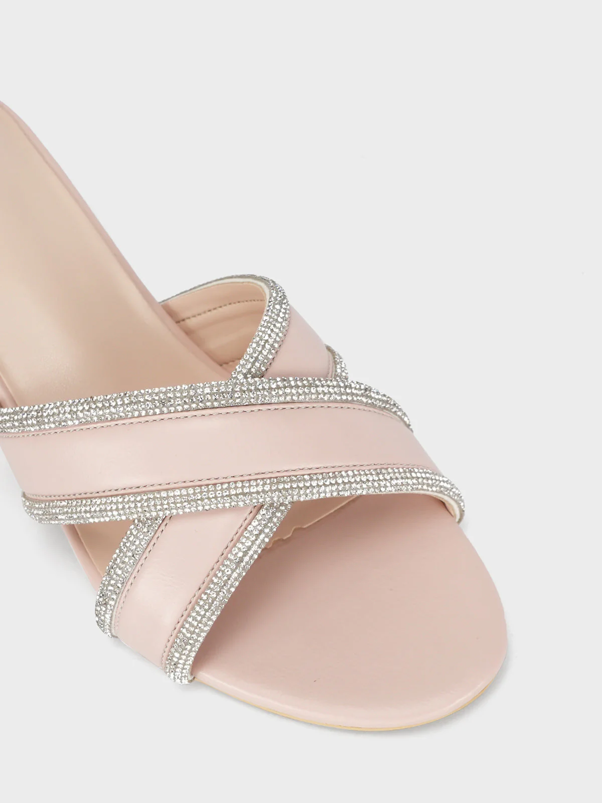 Women's "NOIRION" Cross Over Sandals - Image 4