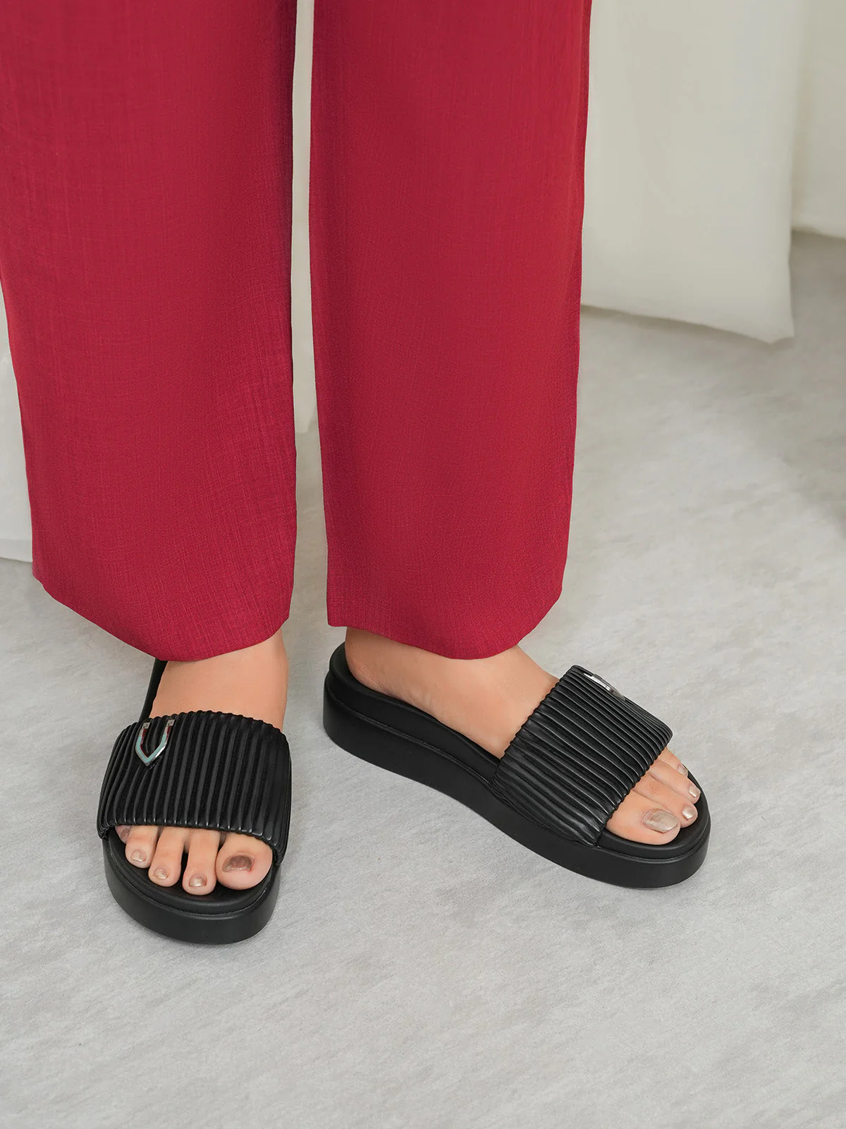 Womens "TAUXIA" Comfy Everyday Slippers - Image 3